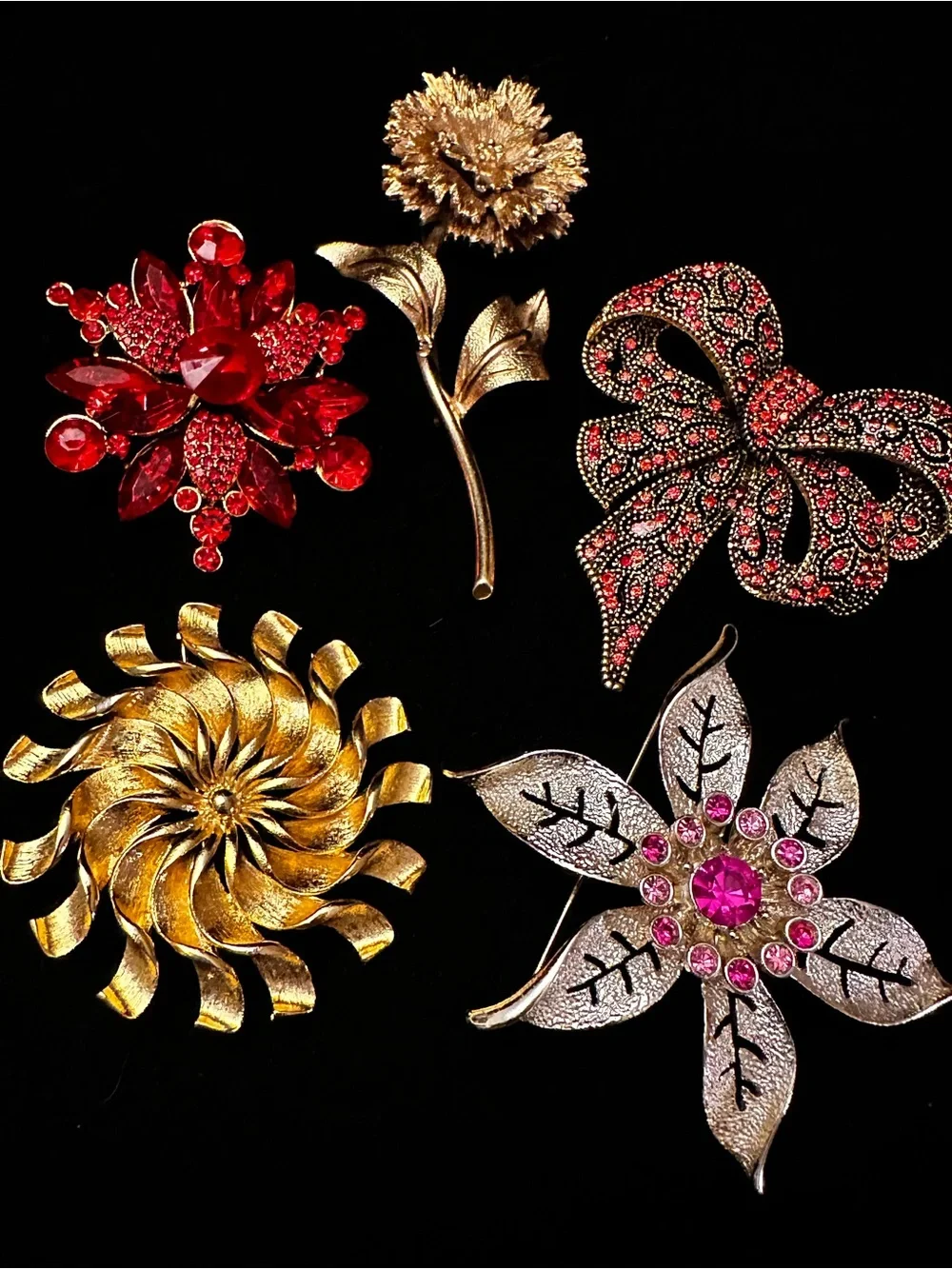 Hollywood Regency Style ornate Lot of 5 Brooches